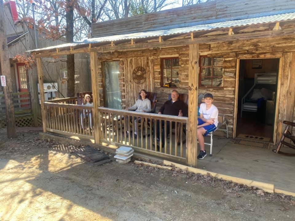 Acorn Hideaways Canton Old West Bunkhouse For 9 - Trail'S End Corral Buitenkant foto